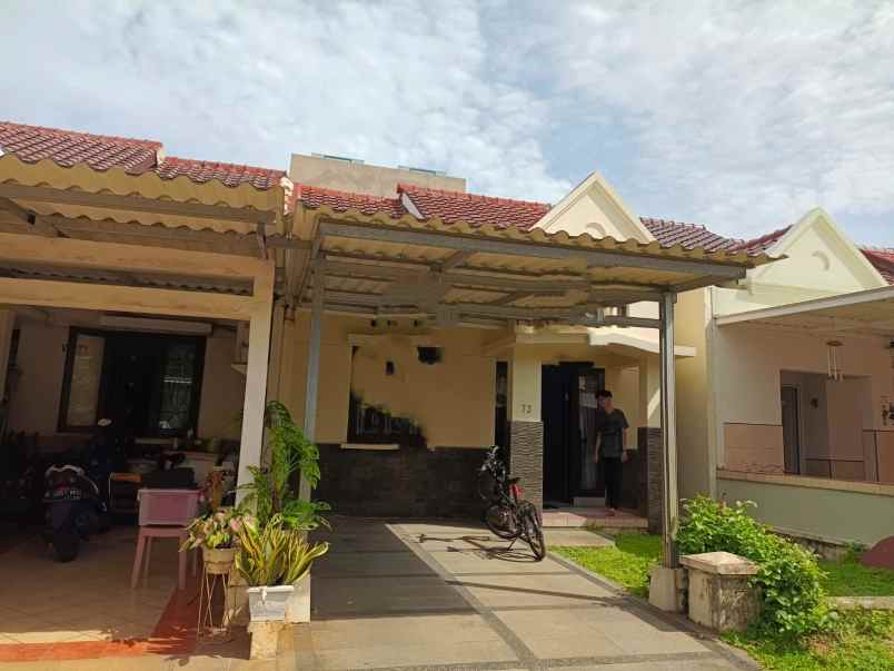 dijual rumah disutera kirana pondok
