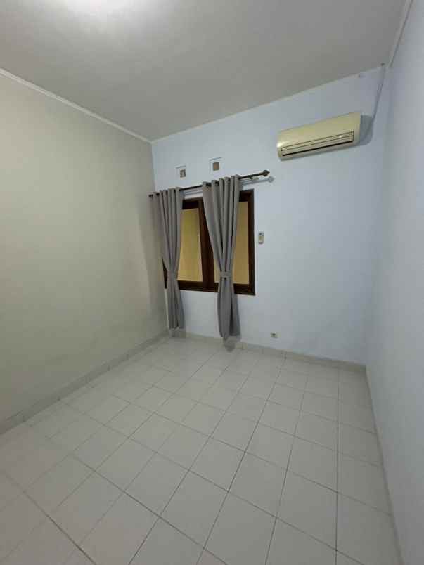 dijual rumah disutera kirana pondok