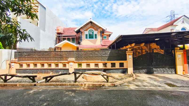 dijual rumah dukuh bima buana lambangsari