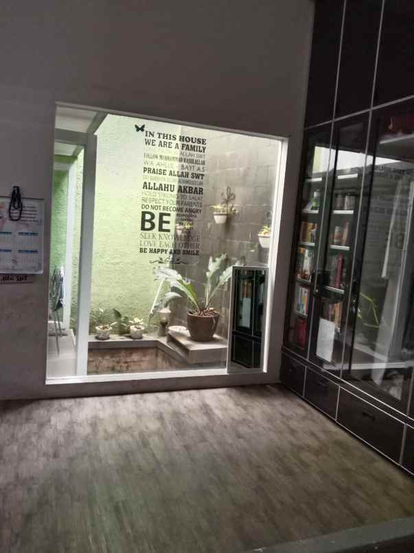 dijual rumah dukuh zamrud utara