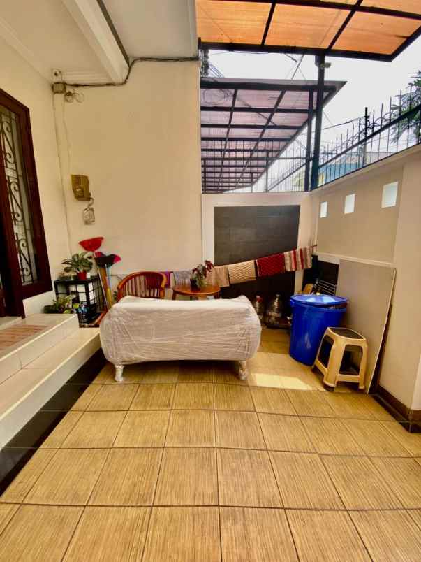 dijual rumah duri kepa dekat taman ratu