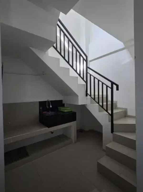 dijual rumah eastern park residence