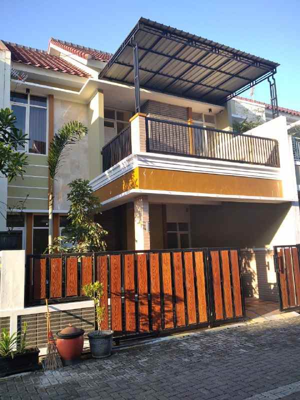 dijual rumah erum de campus inside