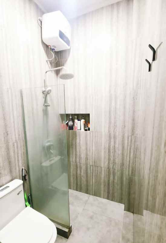 dijual rumah graha estetika tembalang