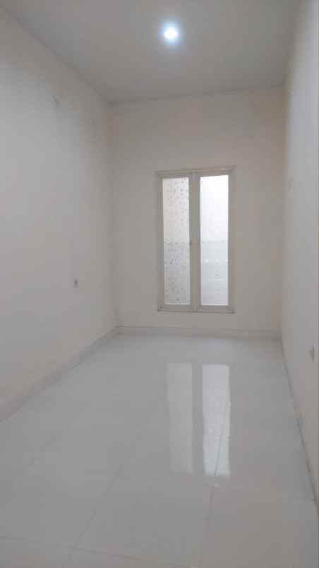 dijual rumah graha sukolilo regency