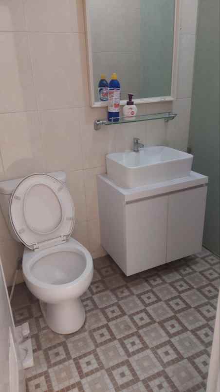 dijual rumah graha sukolilo regency