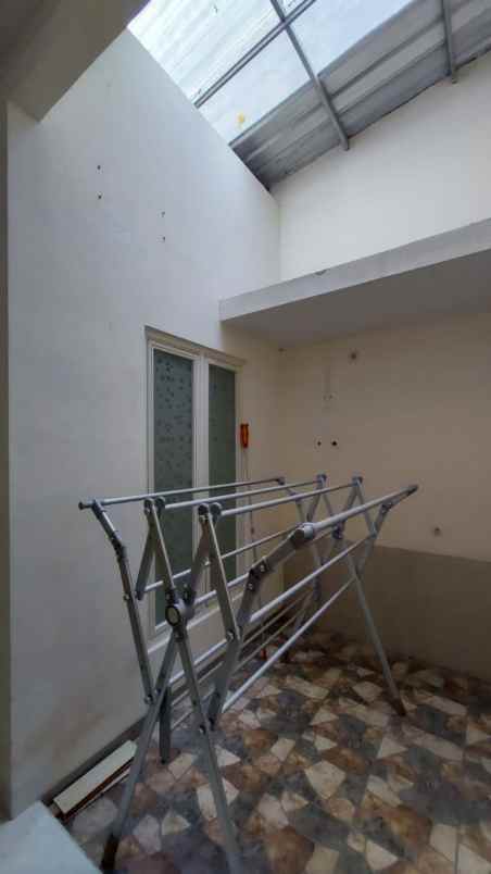 dijual rumah graha sukolilo regency