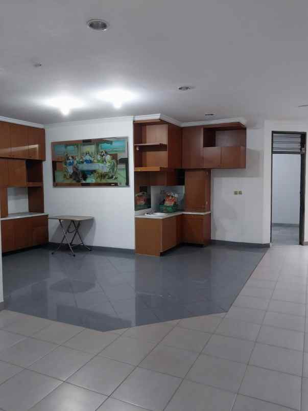 dijual rumah green garden