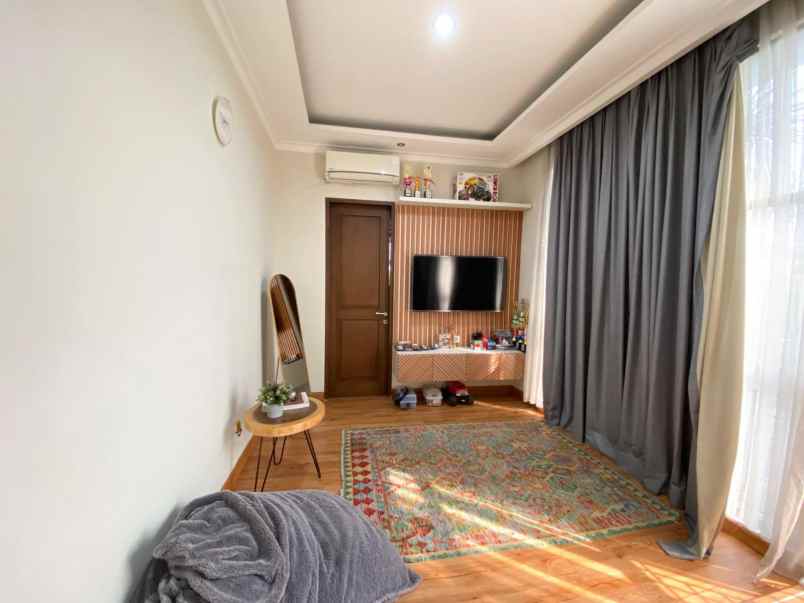 dijual rumah green ratna residence