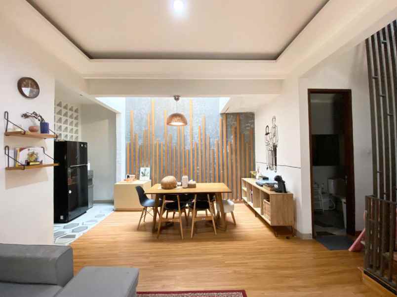 dijual rumah green ratna residence