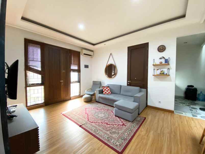 dijual rumah green ratna residence