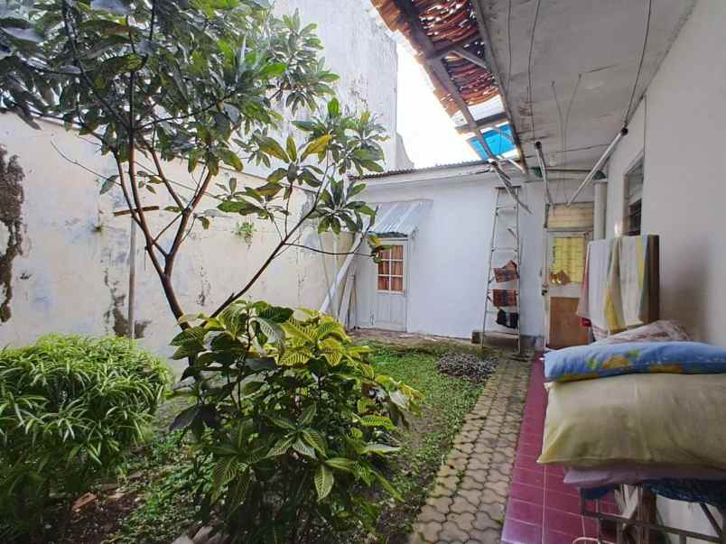 dijual rumah hitung tanah saja di cikutra bandung