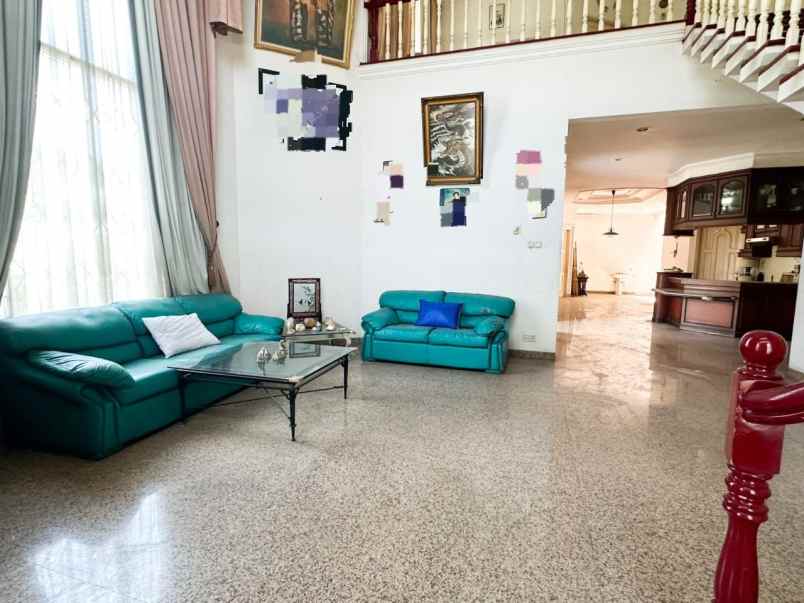 dijual rumah intercon