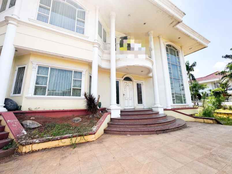 dijual rumah intercon