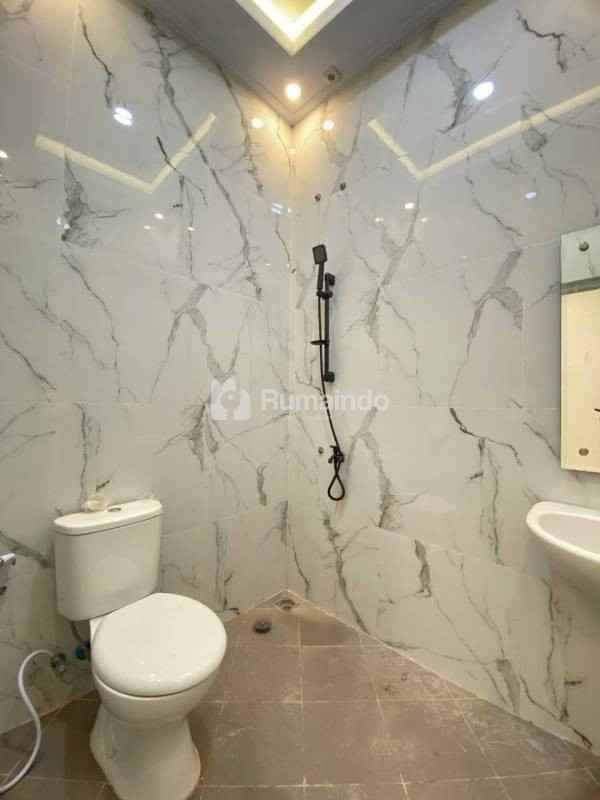 dijual rumah jagakarsa