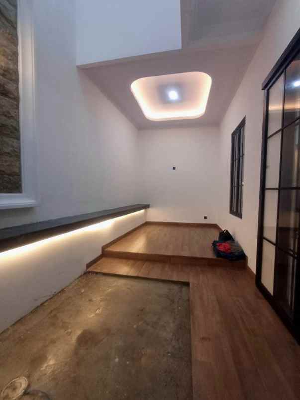 dijual rumah jagakarsa jakarta selatan