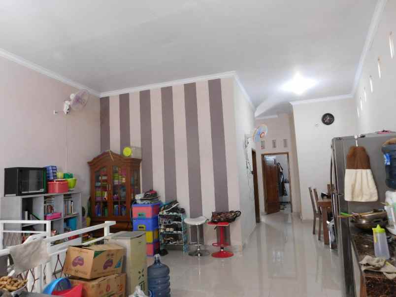 dijual rumah jalan bojong renged