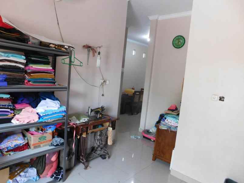 dijual rumah jalan bojong renged