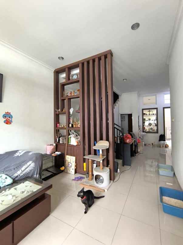 dijual rumah jalan cempaka putih tengah
