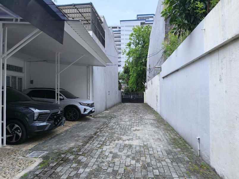 dijual rumah jalan cempaka putih tengah