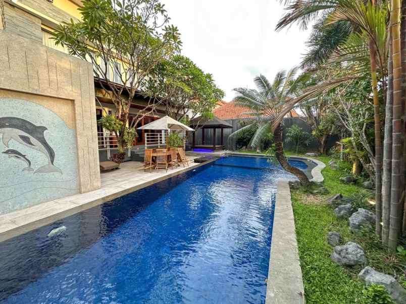 dijual rumah jalan gatot subroto barat
