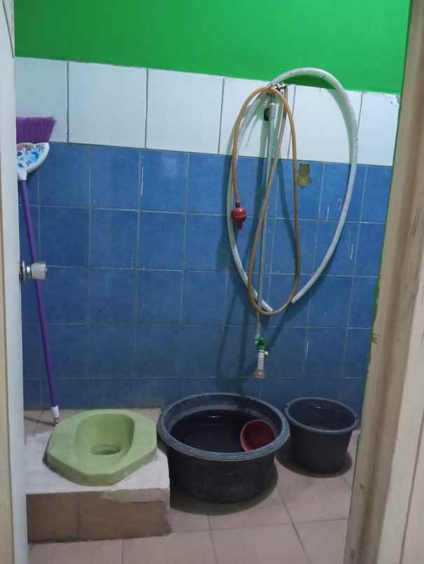 dijual rumah jalan kerkof