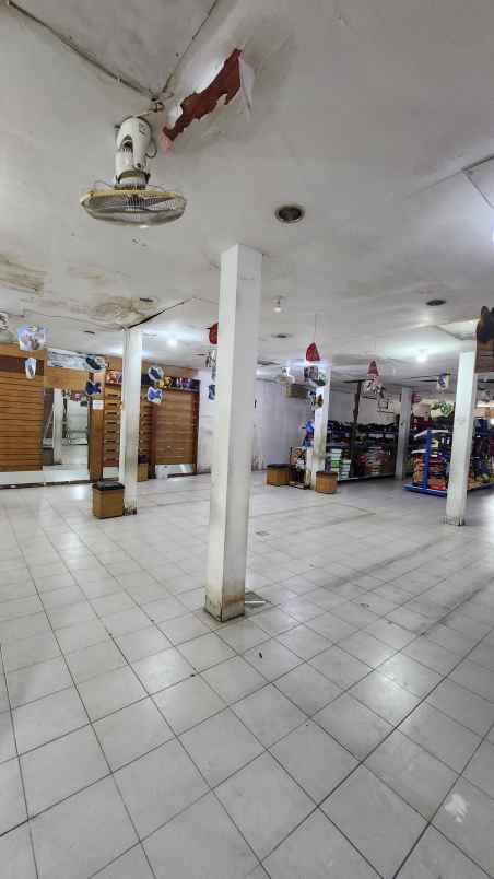 dijual rumah jalan manukan tama