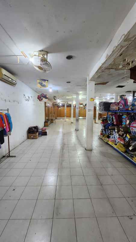 dijual rumah jalan manukan tama