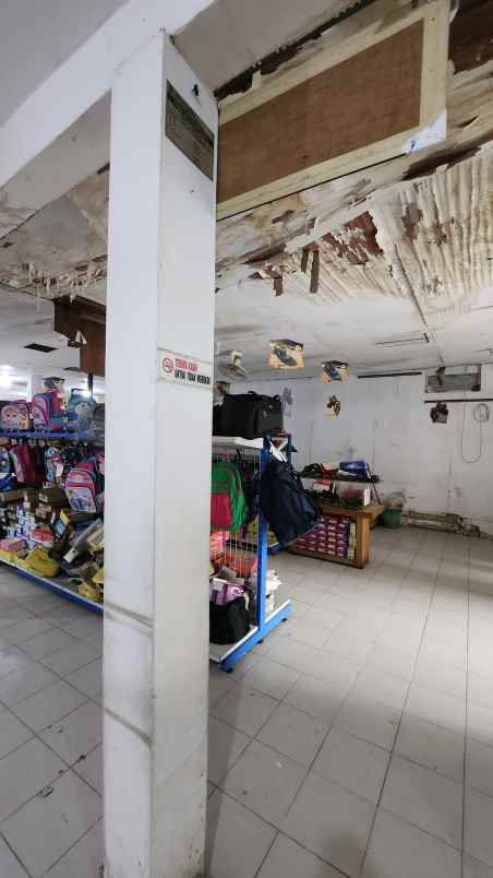 dijual rumah jalan manukan tama