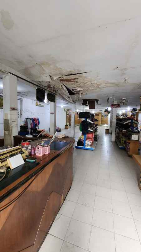 dijual rumah jalan manukan tama