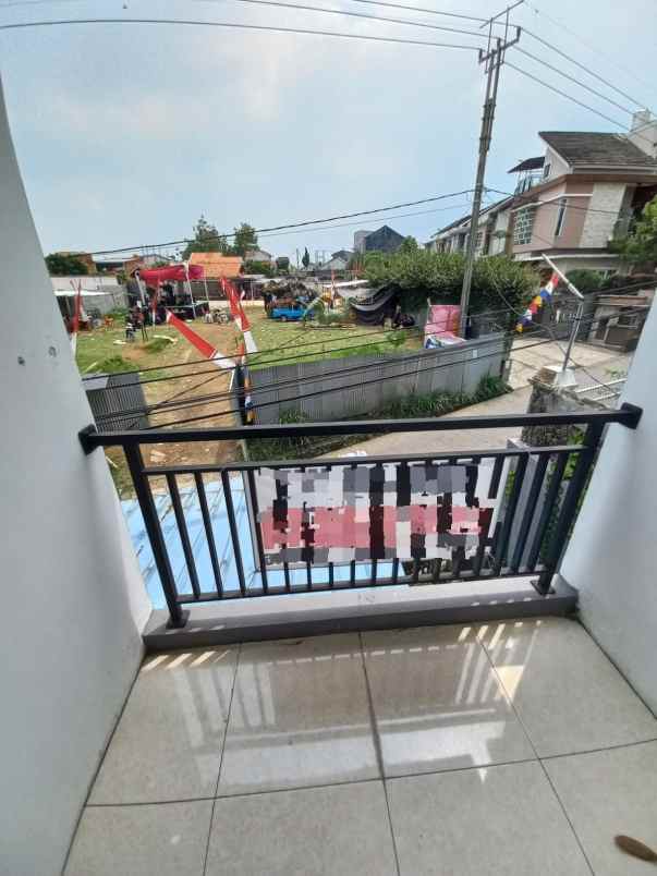 dijual rumah jalan mekarwangi