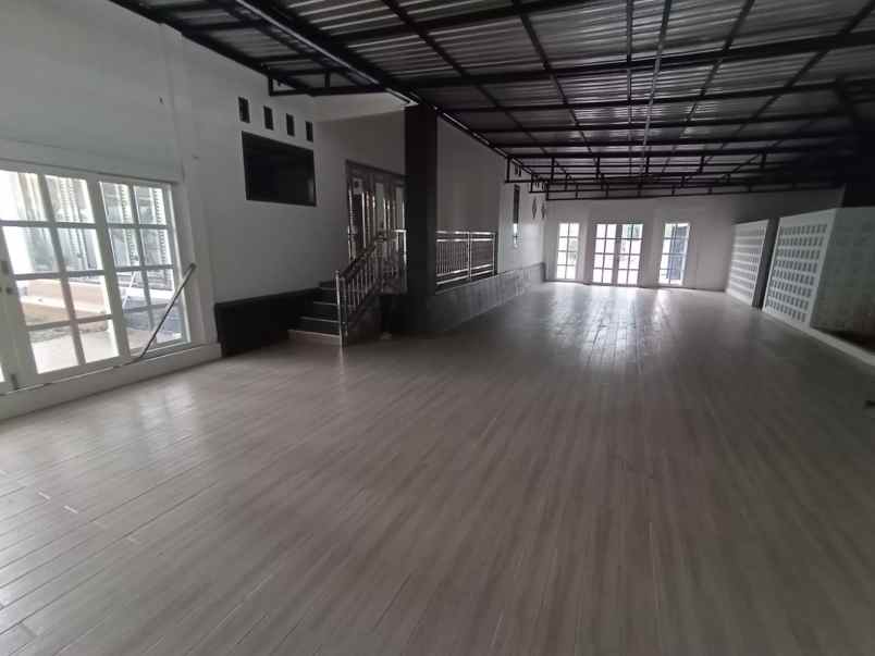 dijual rumah jalan merpati rawamakmur