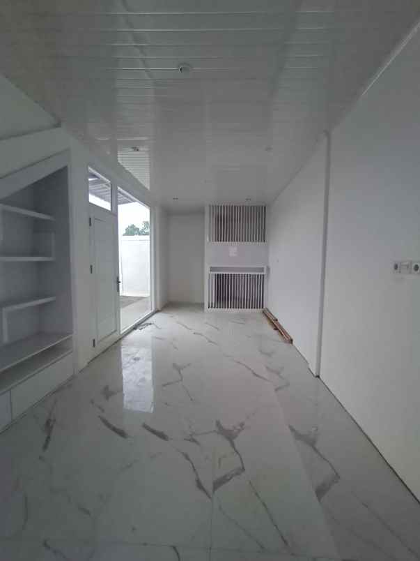 dijual rumah jalan merpati rawamakmur
