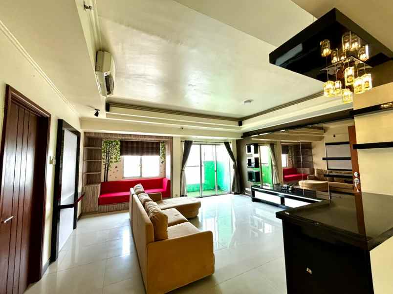 dijual rumah jalan pakuwon indah
