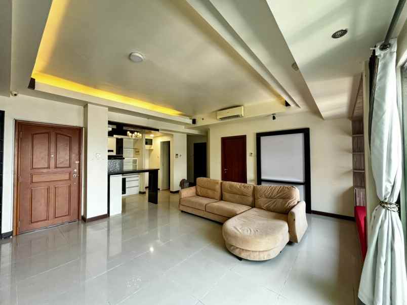 dijual rumah jalan pakuwon indah