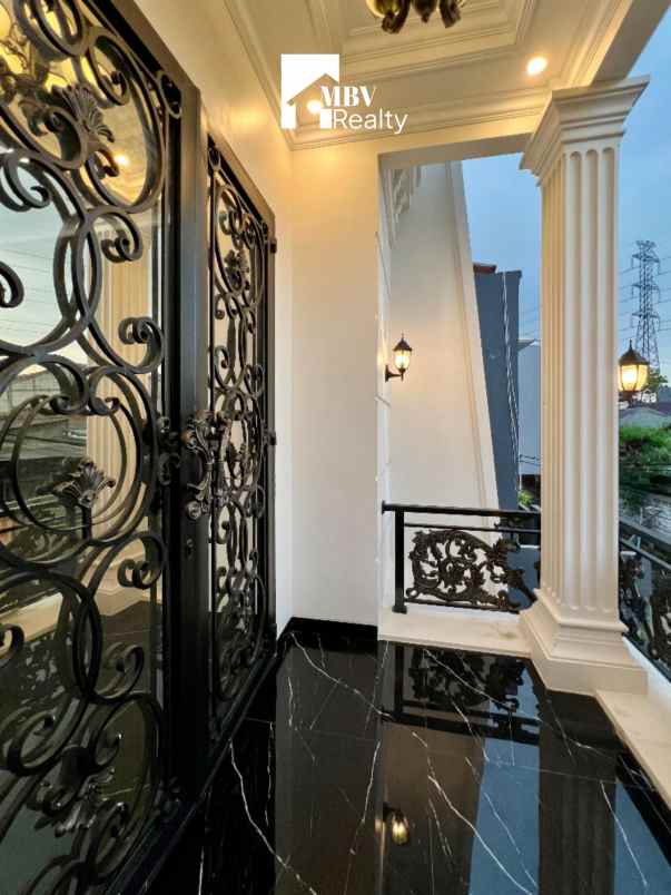 dijual rumah jalan raya kahfi jagakarsa