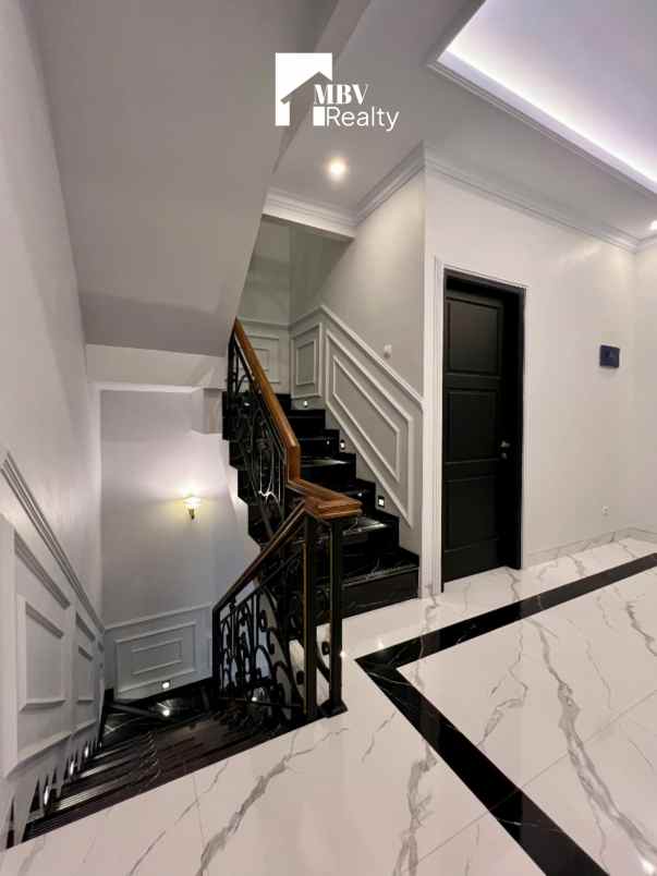 dijual rumah jalan raya kahfi jagakarsa