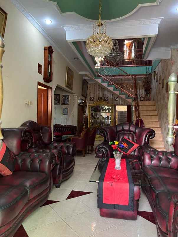 dijual rumah jalan raya kalisari pasar rebo