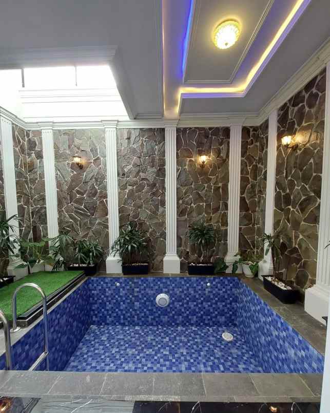 dijual rumah jalan raya kebagusan