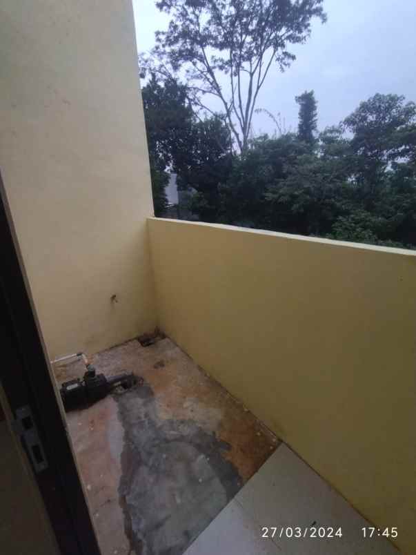 dijual rumah jalan raya kelurahan