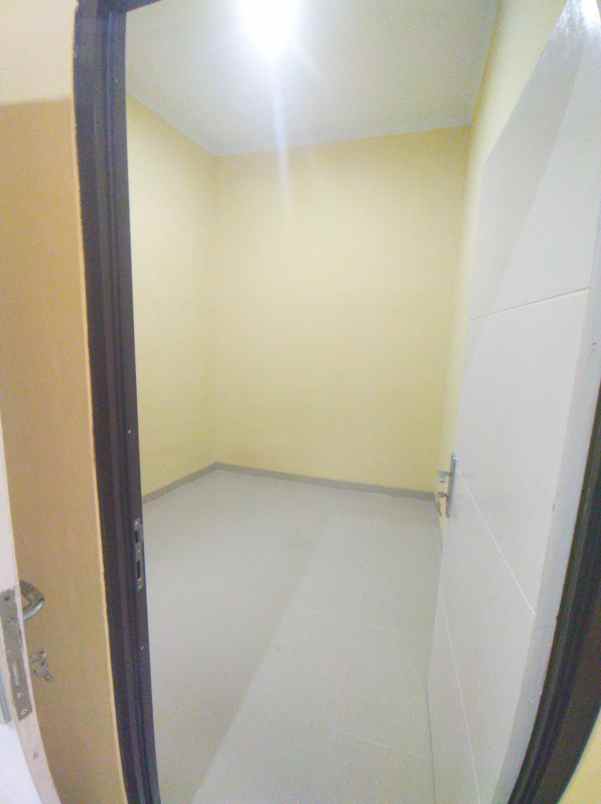 dijual rumah jalan raya kelurahan