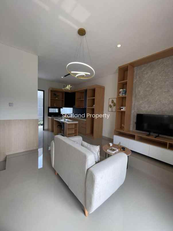 dijual rumah jalan raya lengkong bsd