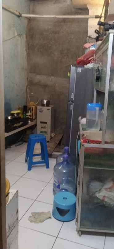 dijual rumah jalan raya penggilingan