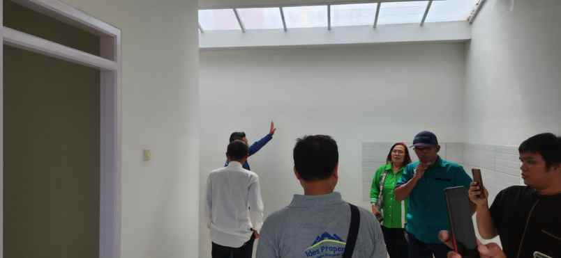 dijual rumah jalan raya sarimukti cbl