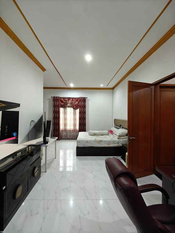 dijual rumah jatiwaringin jakarta timur