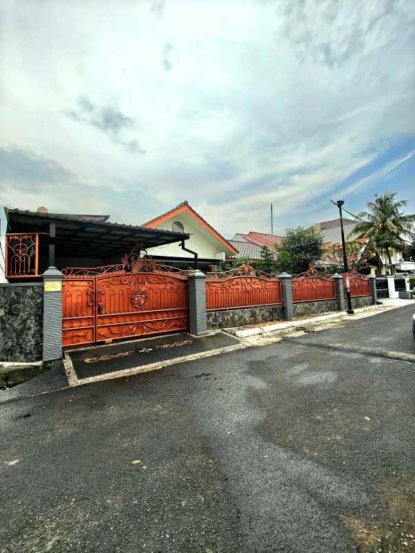 dijual rumah jatiwaringin jakarta timur