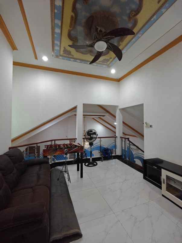 dijual rumah jatiwaringin jakarta timur