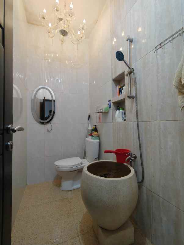dijual rumah jatiwaringin pondok gede