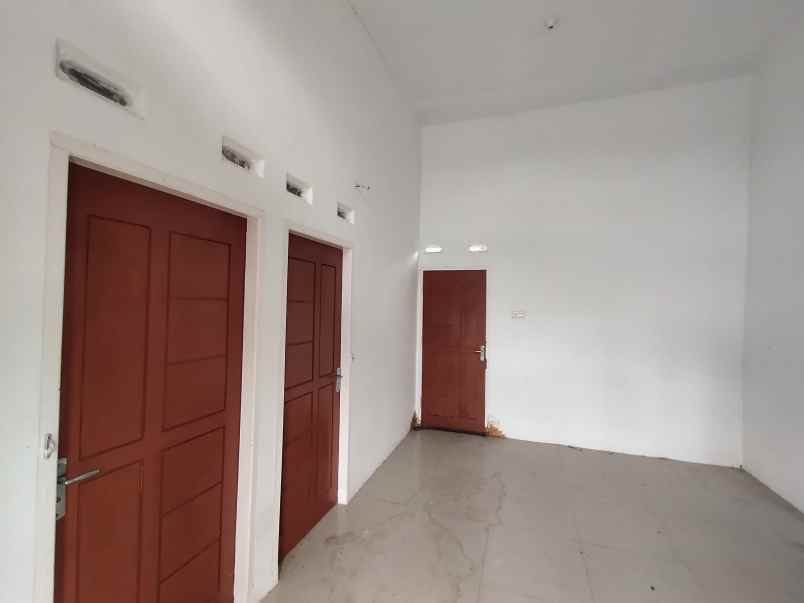 dijual rumah jl bunga inem