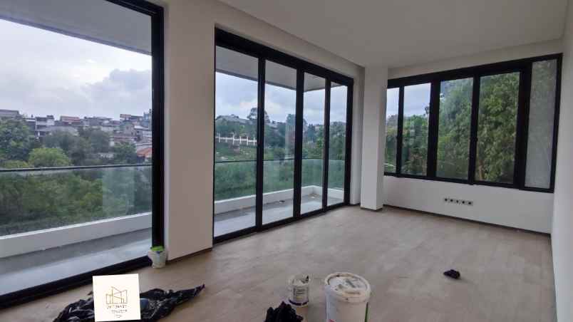 dijual rumah jl cigadung dago